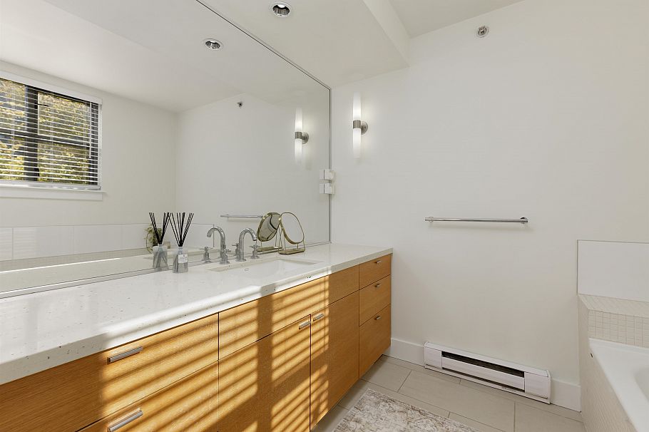 828 W 6th Avenue Vancouver, BC - 13