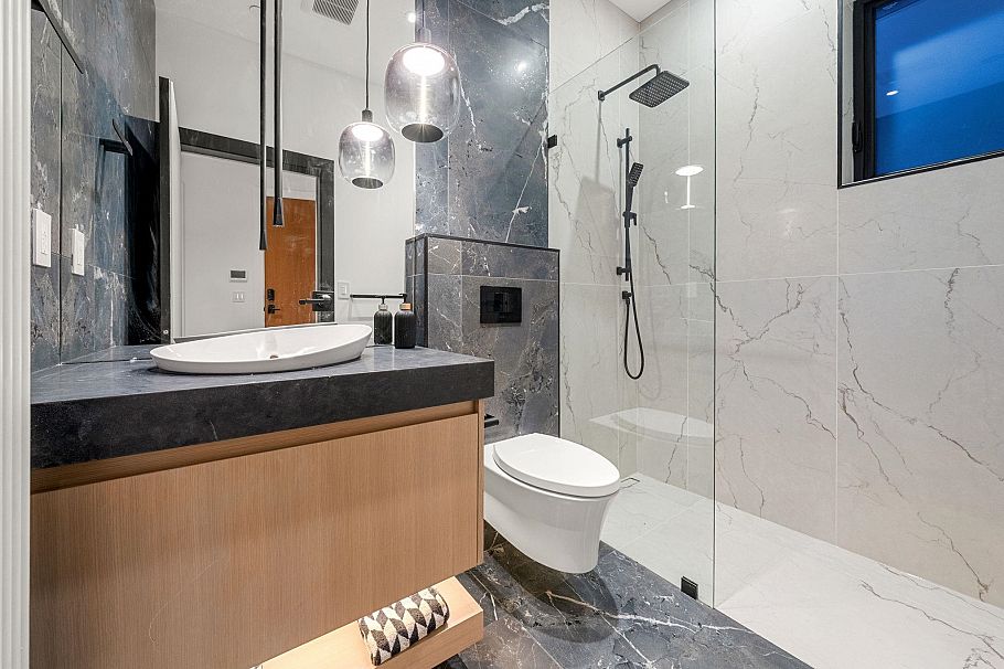 3679 Pandora Street Vancouver, BC - 5