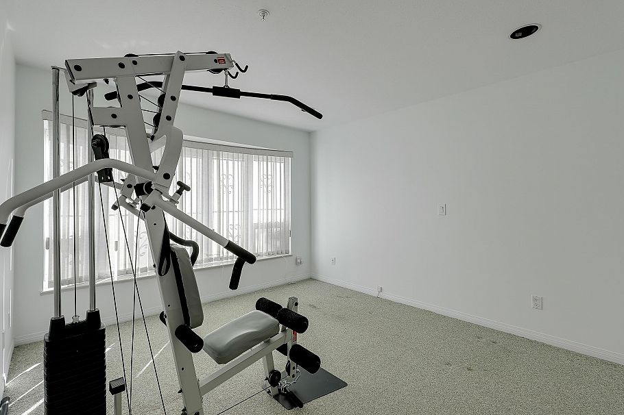 1257 E 60th Avenue Vancouver, BC - 22