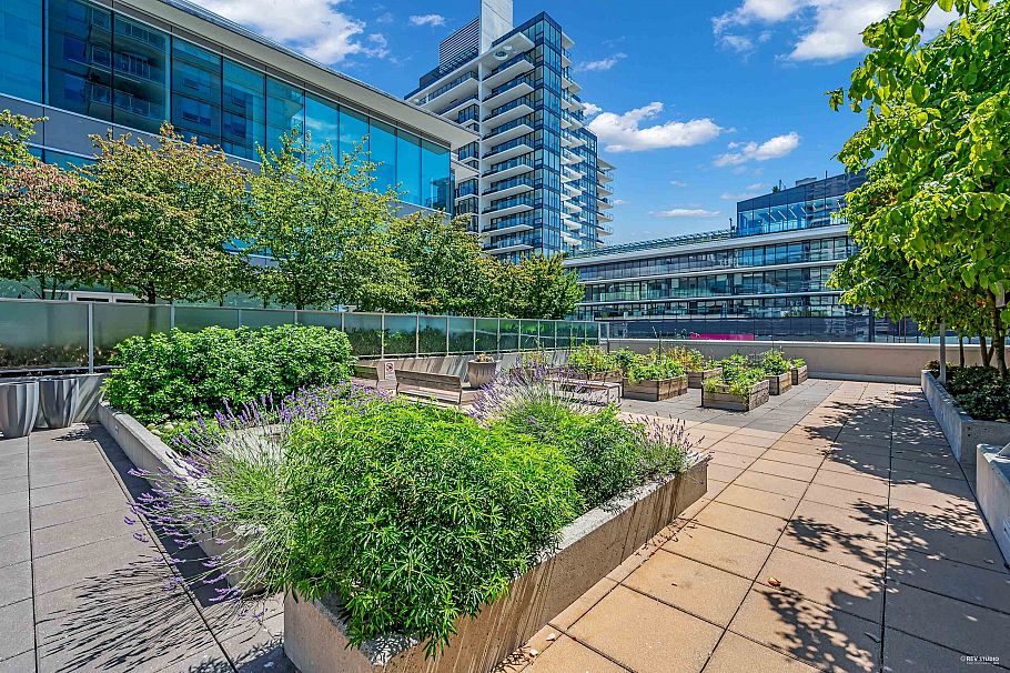 1610 125 E 14th Street North Vancouver, BC - 39