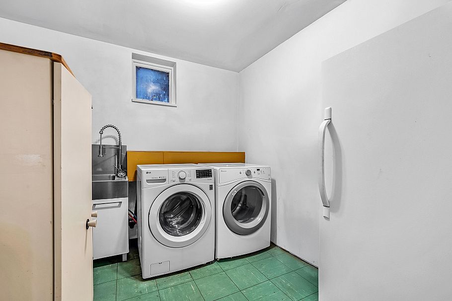 645 Baycrest Drive North Vancouver, BC - 28