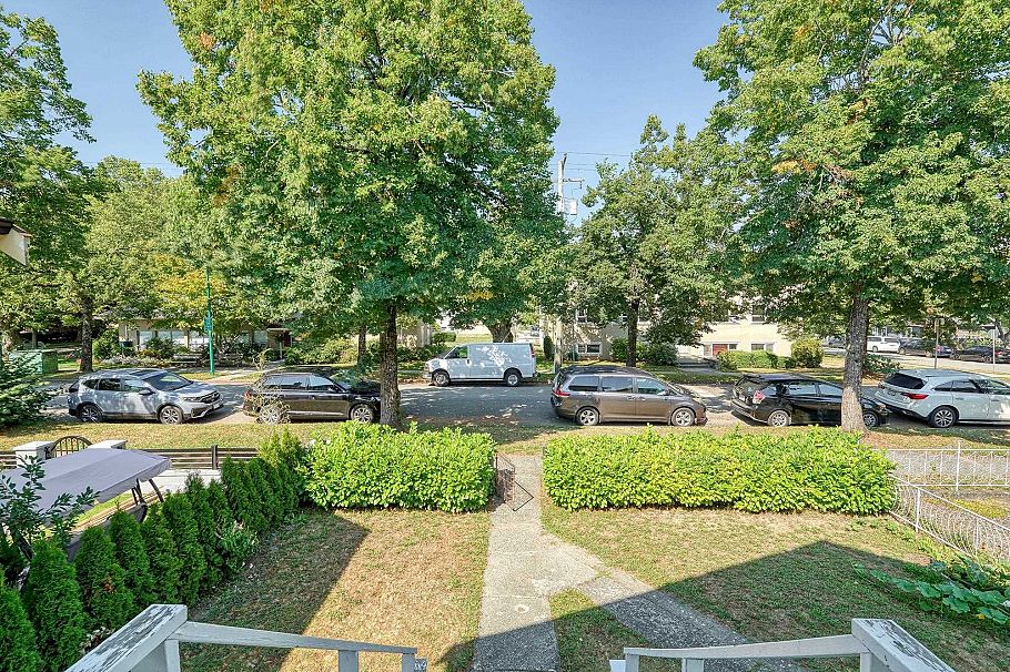 2336 45 Avenue Vancouver, BC - 7