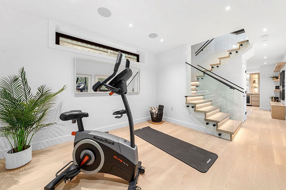 3679 Pandora Street Vancouver, BC - 27