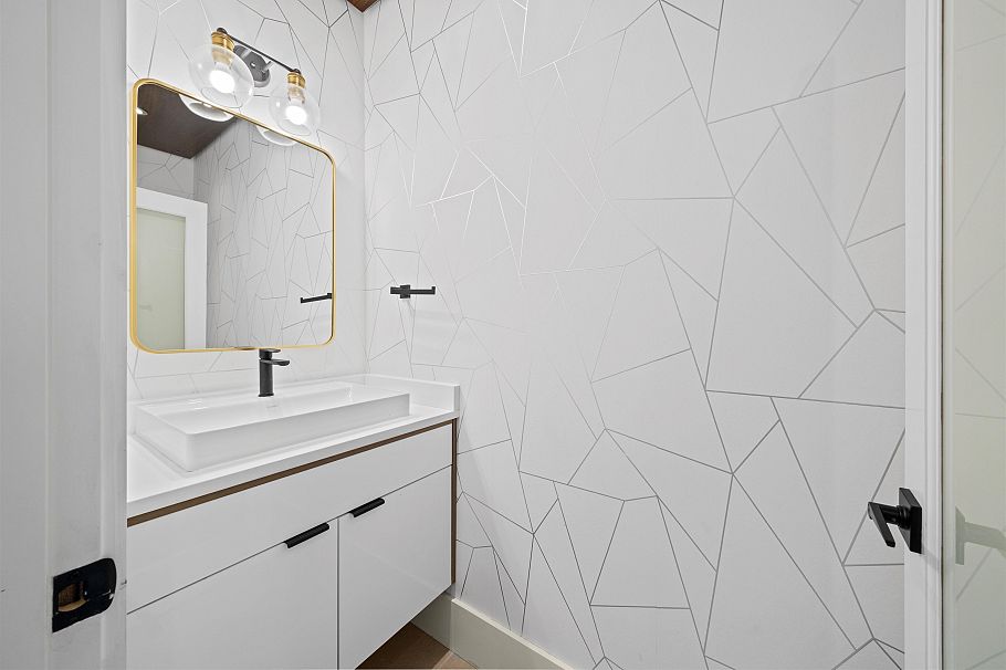 3711 W 11th Avenue Vancouver, BC - 16