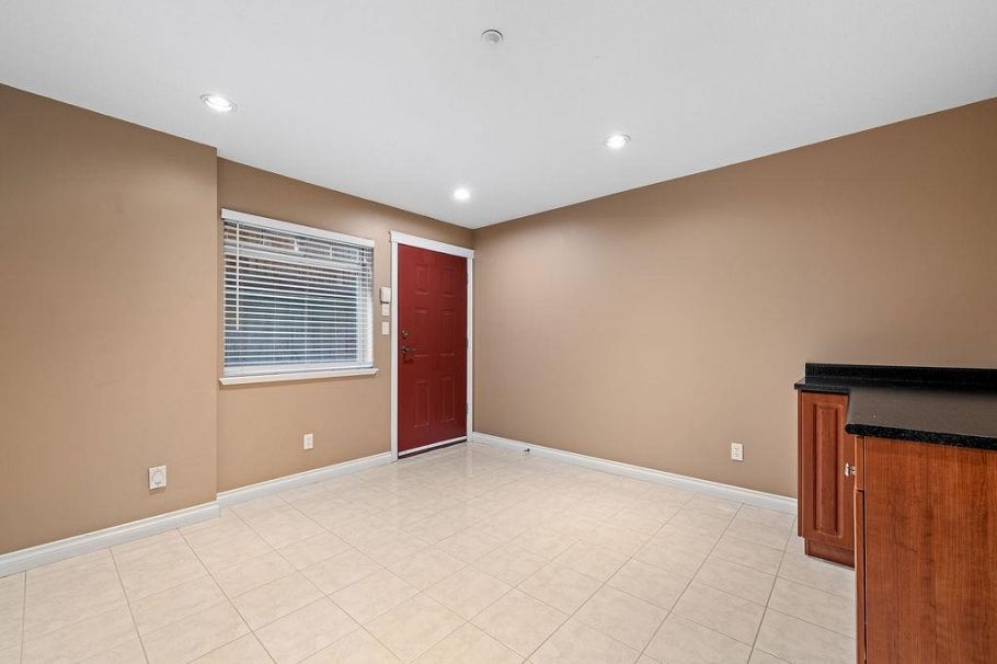 1254 E 11th Avenue Vancouver, BC - 17