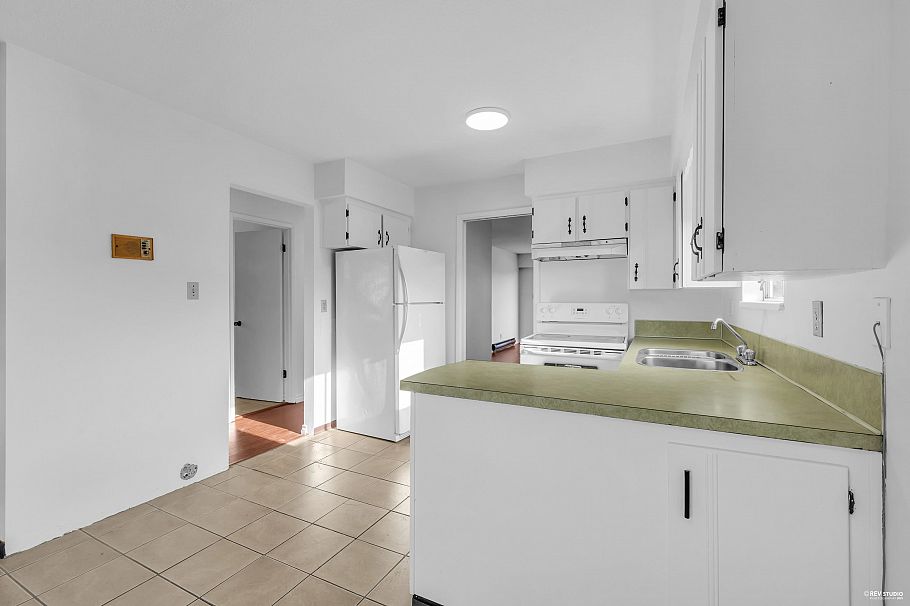 7511 Main Street Vancouver, BC - 17