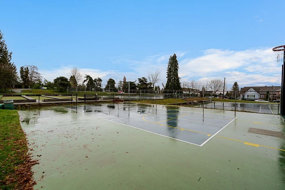 1204 Grand Boulevard North Vancouver, BC - 38