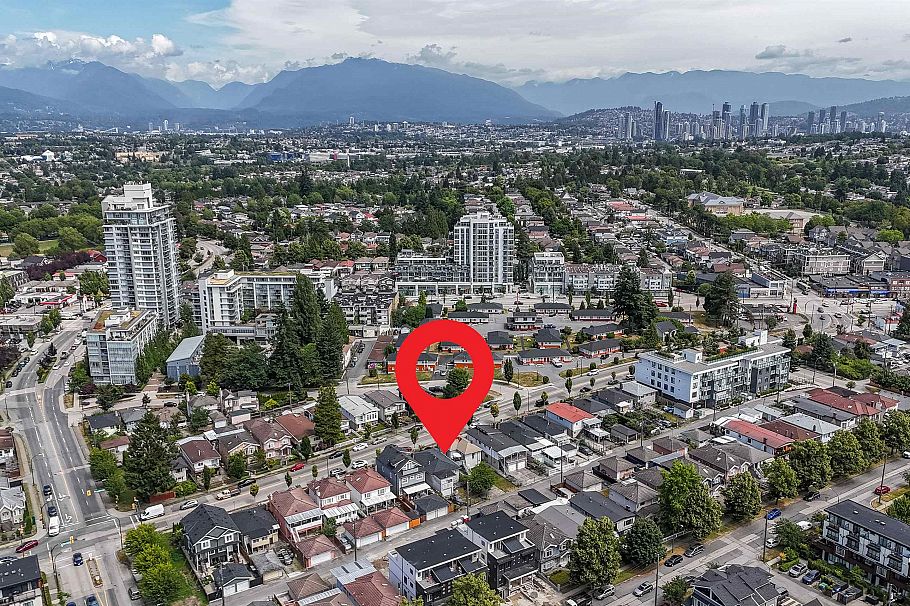 2354 E 33rd Avenue Vancouver, BC - 22