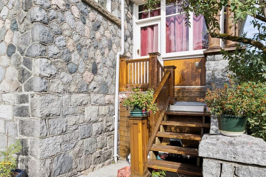 1617 W Grand Boulevard North Vancouver, BC - 31