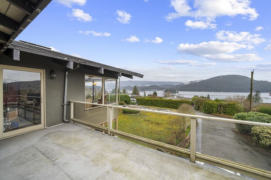 645 Baycrest Drive North Vancouver, BC - 11