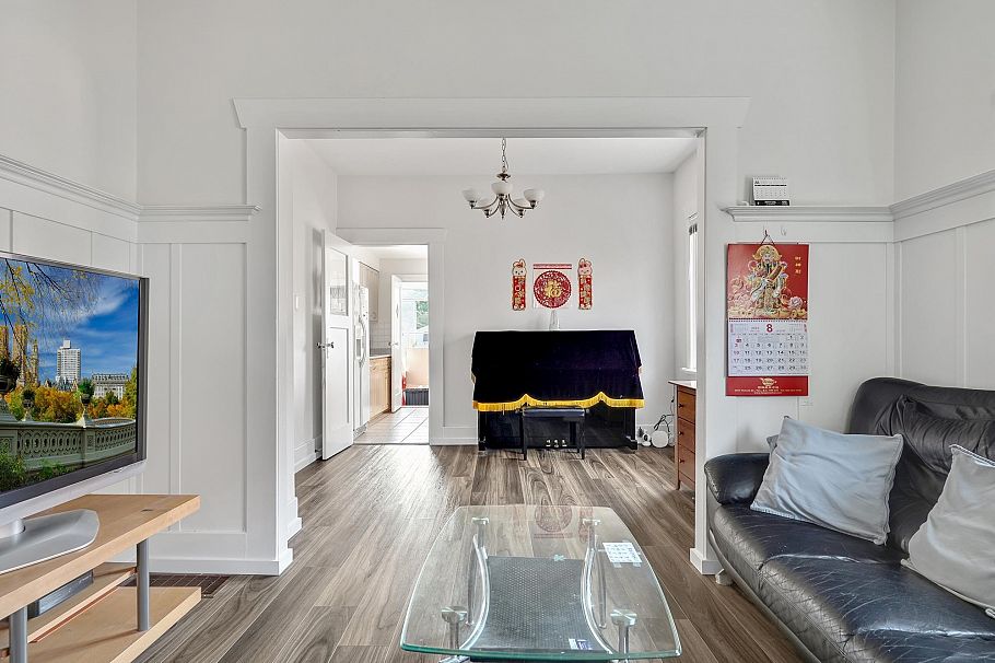 2336 45 Avenue Vancouver, BC - 8