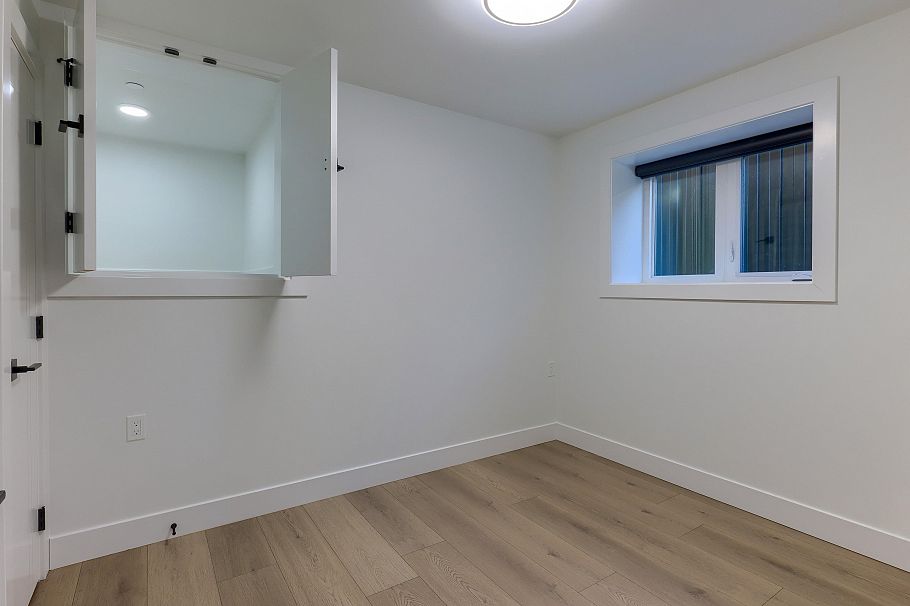 4670 Todd Street Vancouver, BC - 39