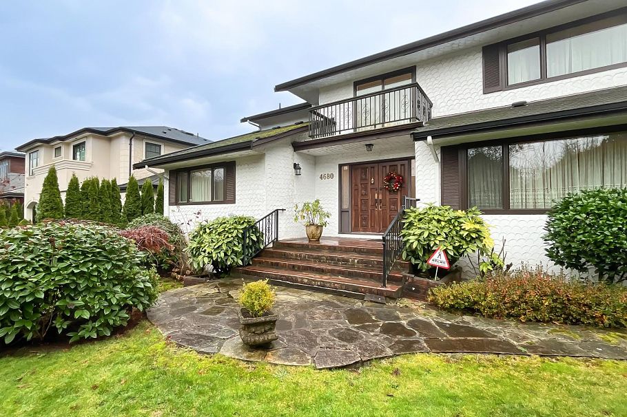 4680 W 15th Avenue Vancouver, BC - 3