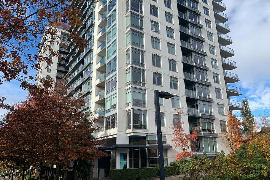 1302 158 W 13th Street North Vancouver, BC - 1