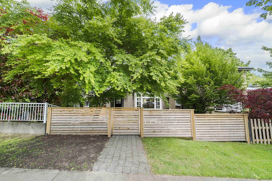 3711 W 11th Avenue Vancouver, BC - 33