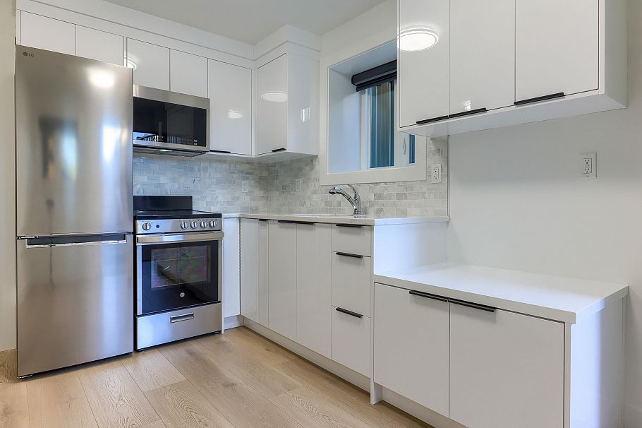 4670 Todd Street Vancouver, BC - 36