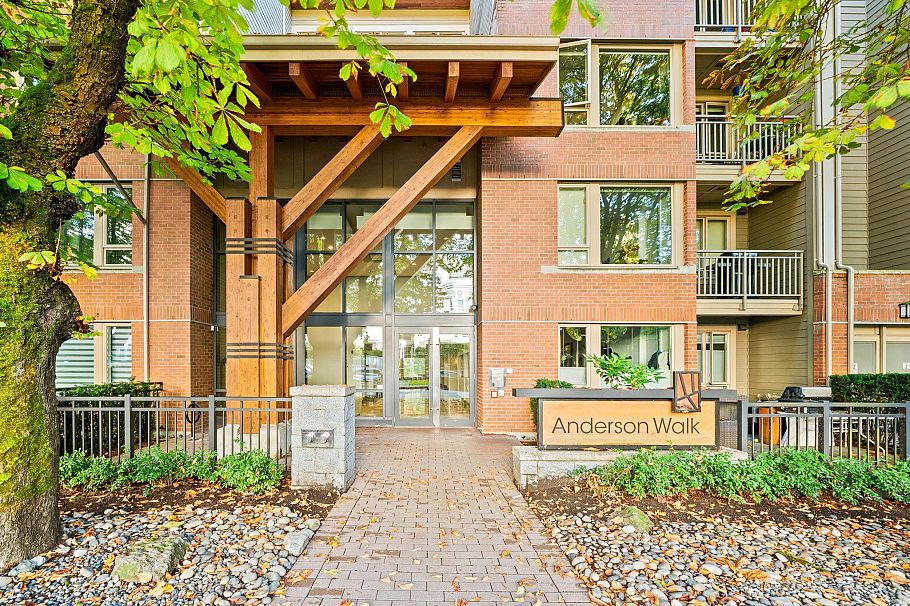 127 119 W 22nd Street North Vancouver, BC - 27