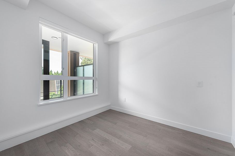 317 3220 Connaught Crescent North Vancouver, BC - 26