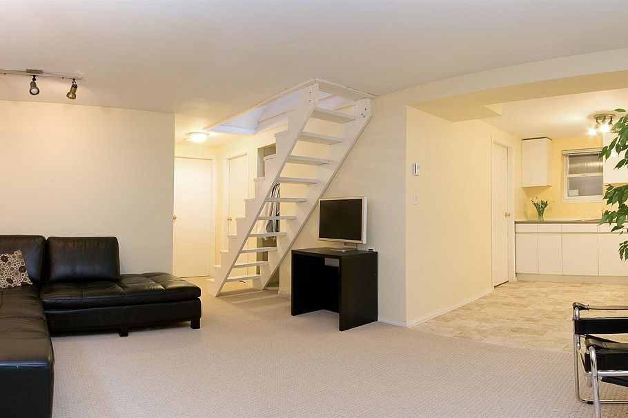 3716 W 30th Avenue Vancouver, BC - 11