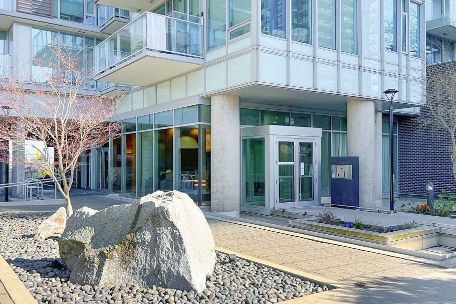 1004 8131 Nunavut Lane Vancouver, BC - 5