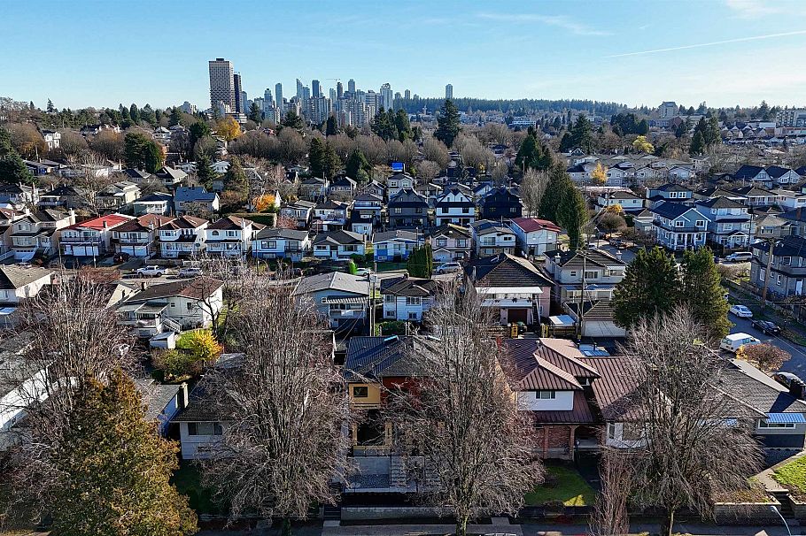 4670 Todd Street Vancouver, BC - 2