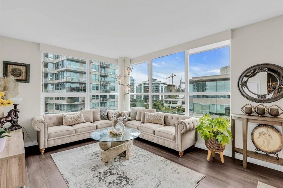 602 112 E 13th Street North Vancouver, BC - 4