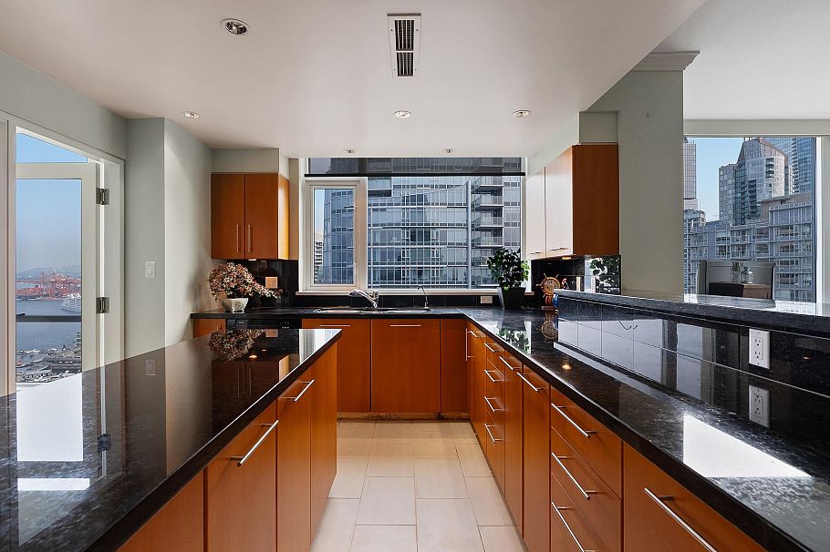 2502 323 Jervis Street Vancouver, BC - 18