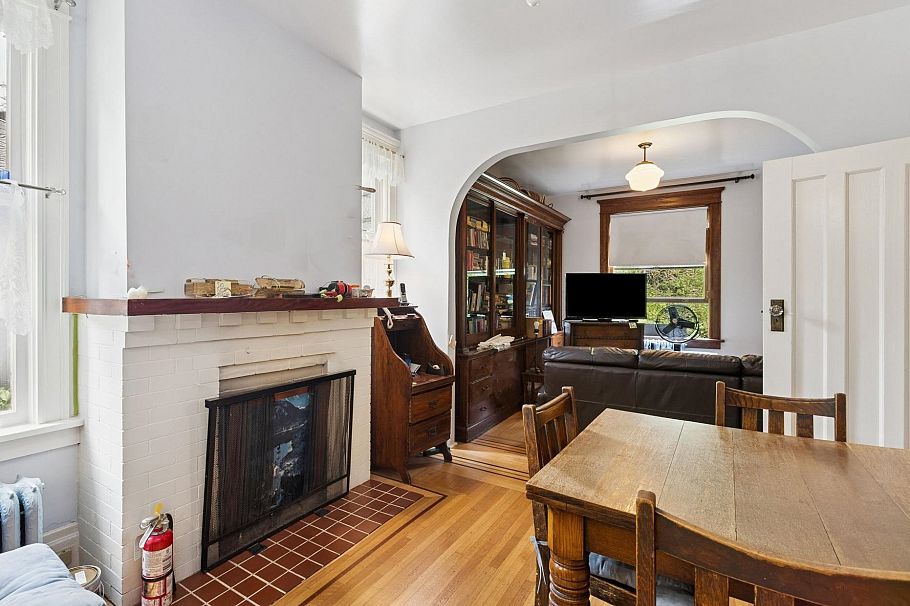 1617 W Grand Boulevard North Vancouver, BC - 16