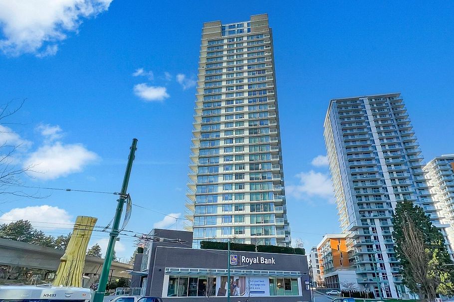 1004 8131 Nunavut Lane Vancouver, BC - 3