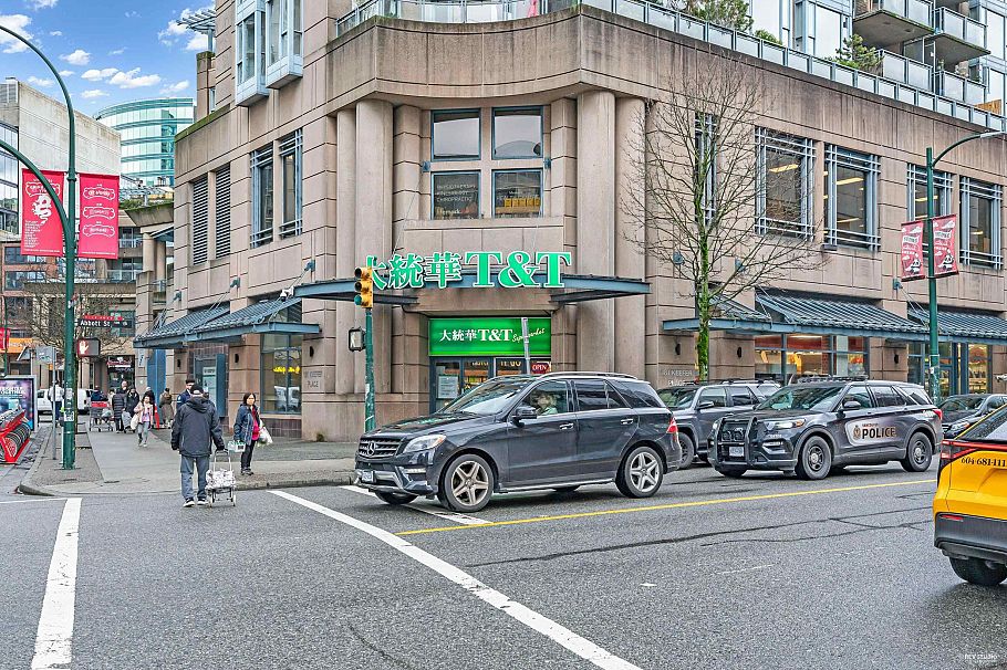 703 58 Keefer Place Vancouver, BC - 32