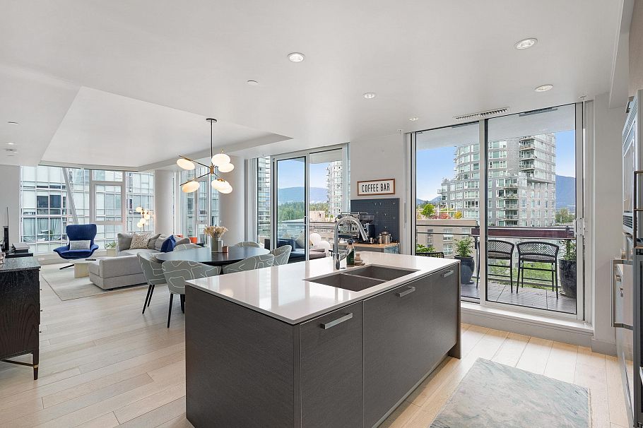 601 1499 W Pender Street Vancouver, BC - 3