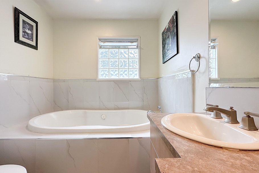 4455 Jerome Place North Vancouver, BC - 32