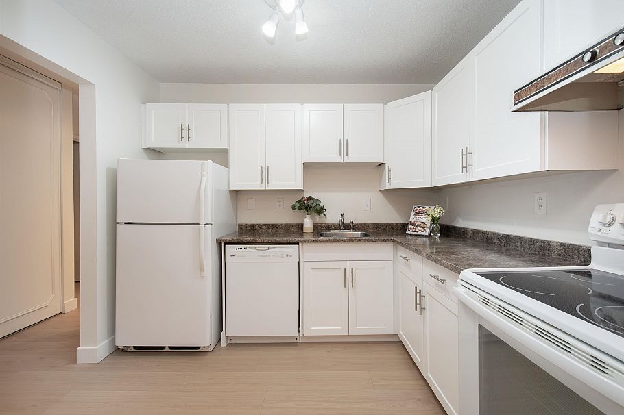 307 1385 Draycott Road North Vancouver, BC - 10