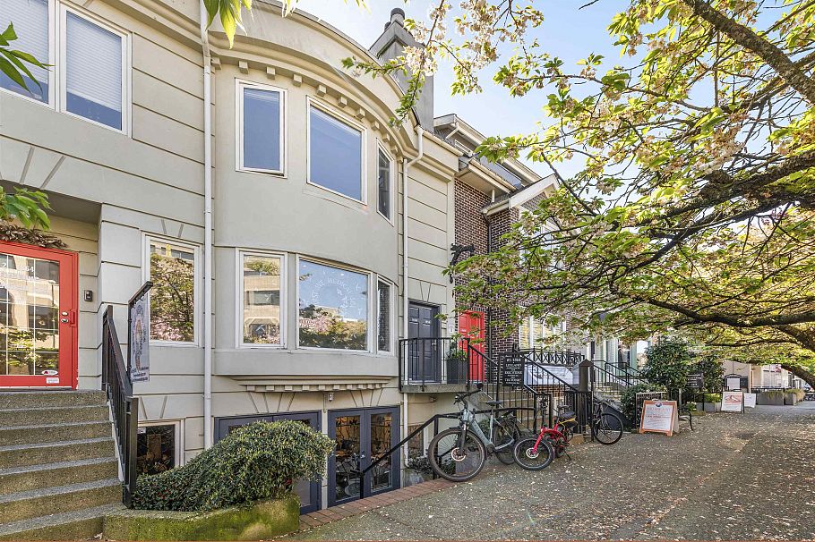 1858 W 1st Avenue Vancouver, BC - 33