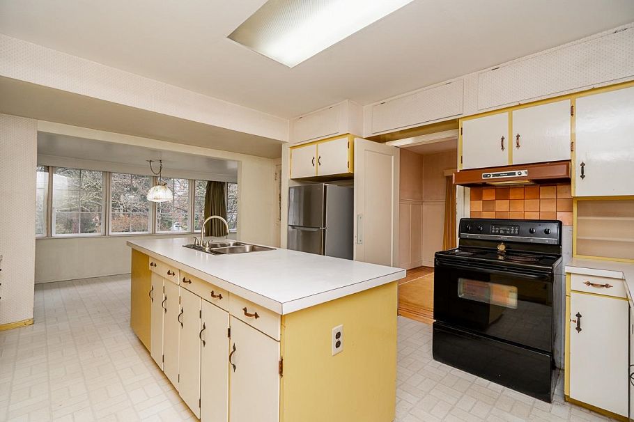 1204 Grand Boulevard North Vancouver, BC - 10