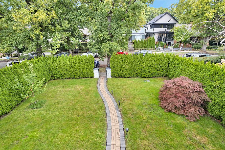 4038 W 33rd Avenue Vancouver, BC - 32