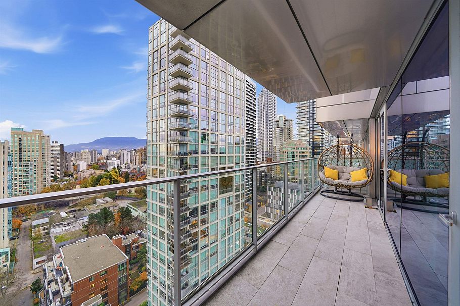 2506 1480 Howe Street Vancouver, BC - 25
