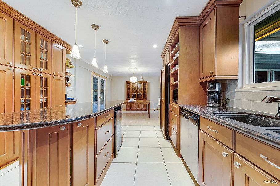 465 Felton Road North Vancouver, BC - 11