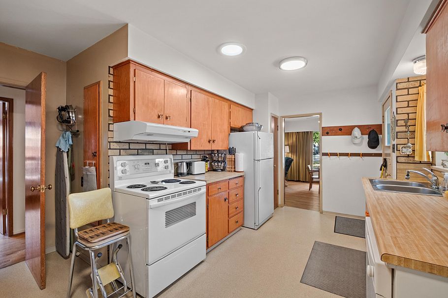 2239 Windridge Drive North Vancouver, BC - 5