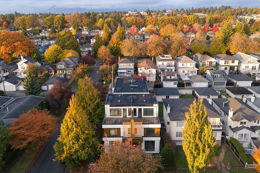 2 1595 W 66th Avenue Vancouver, BC - 34