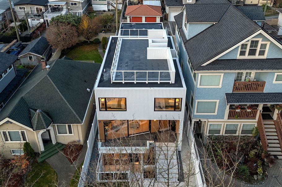 3679 Pandora Street Vancouver, BC - 40