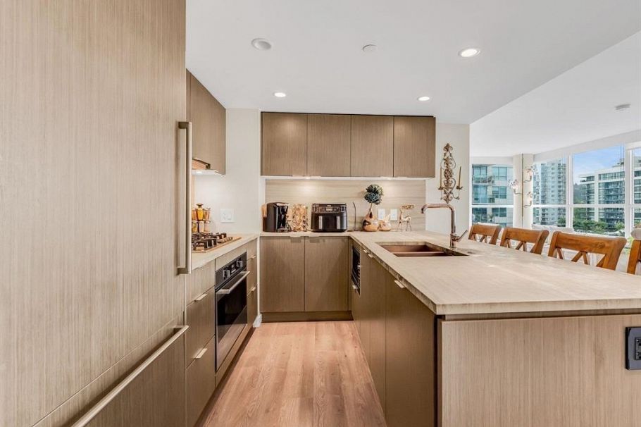 602 112 E 13th Street North Vancouver, BC - 9