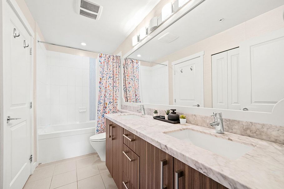 127 119 W 22nd Street North Vancouver, BC - 10