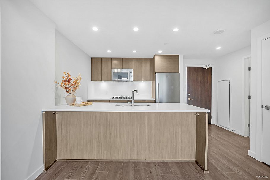 1610 125 E 14th Street North Vancouver, BC - 7