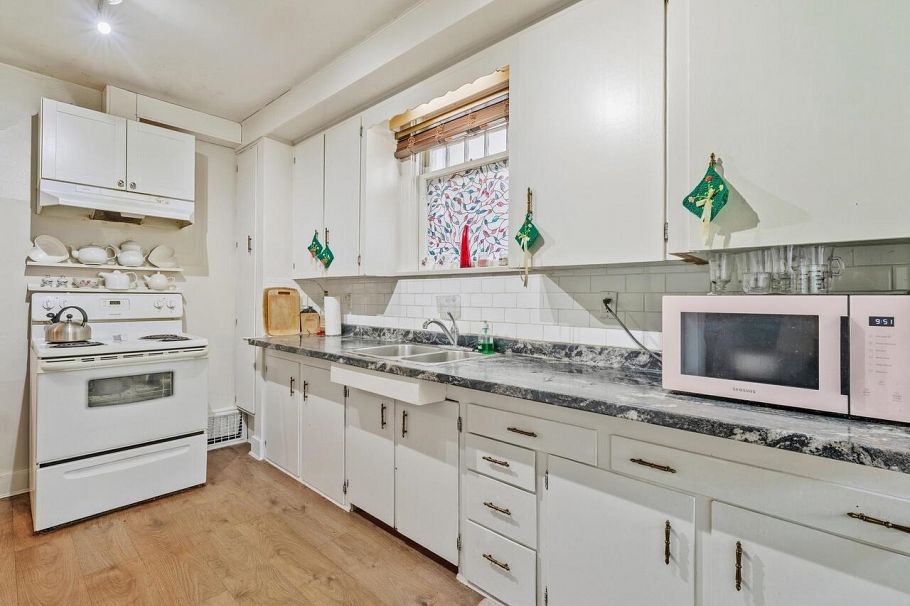 7963 Montcalm Street Vancouver, BC - 18