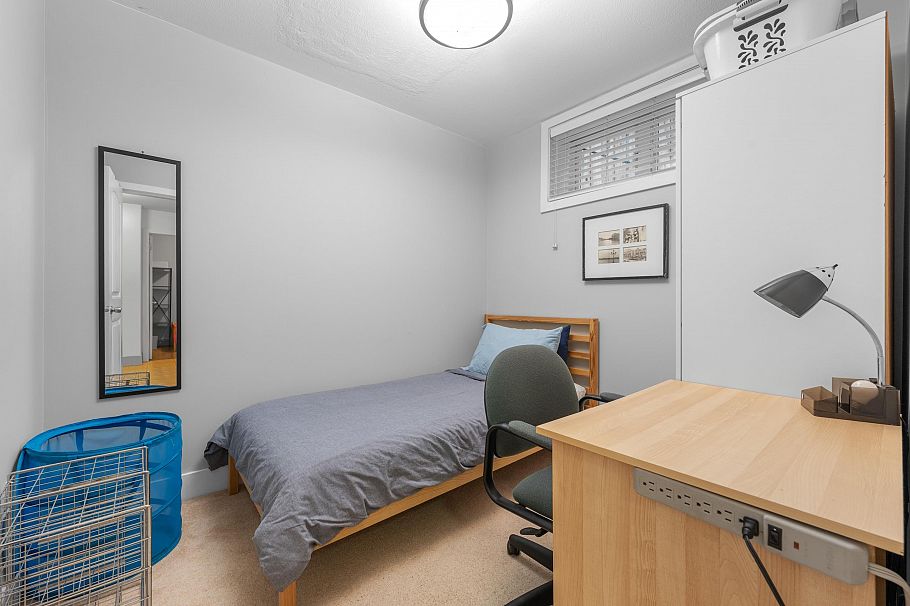 1636 E 12th Avenue Vancouver, BC - 26