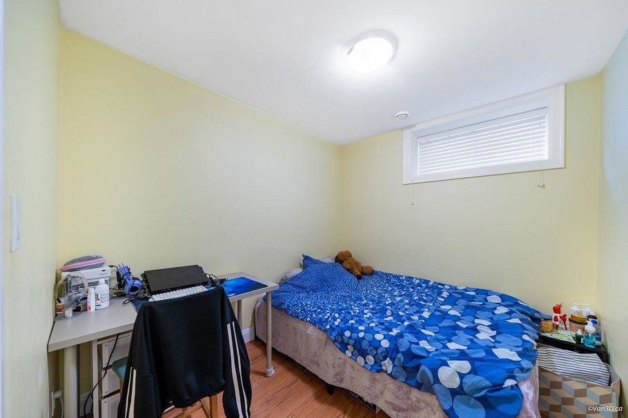 6830 Vivian Street Vancouver, BC - 29