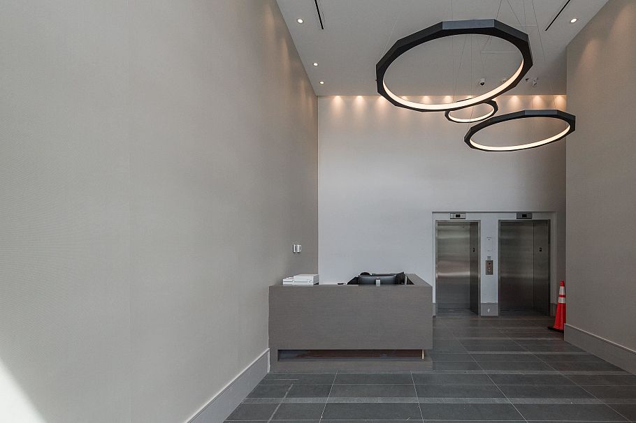 317 3220 Connaught Crescent North Vancouver, BC - 3