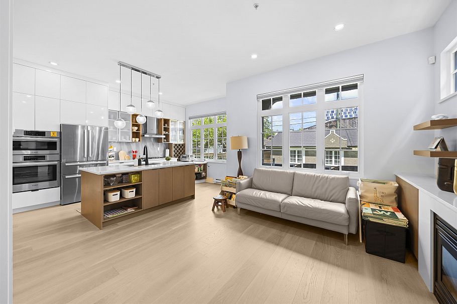 3711 W 11th Avenue Vancouver, BC - 12