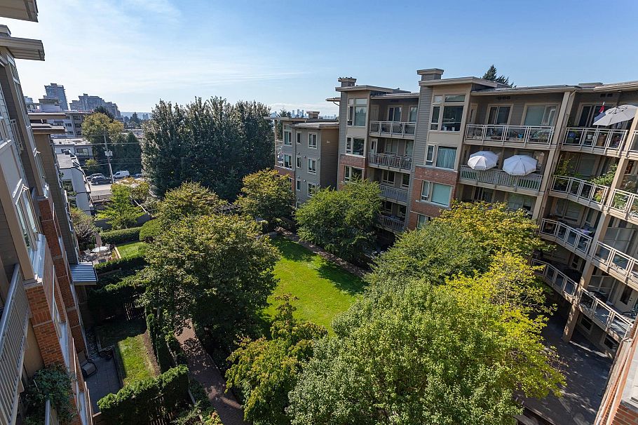 127 119 W 22nd Street North Vancouver, BC - 17